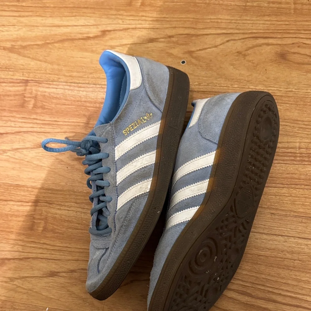 Adidas women’s  Blue spezial Sneakers - Picture 5 of 7